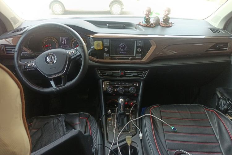 Used Volkswagen Tharu 2019 280TSI Two-Wheel Drive Comfort Edition China VI Standard Center Console