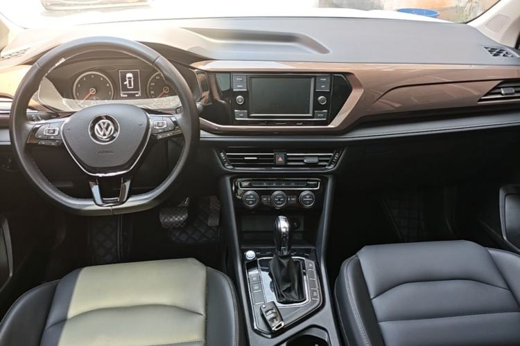 Used Volkswagen Tharu 2019 280TSI Two-Wheel Drive Comfort Edition China VI Standard Center Console