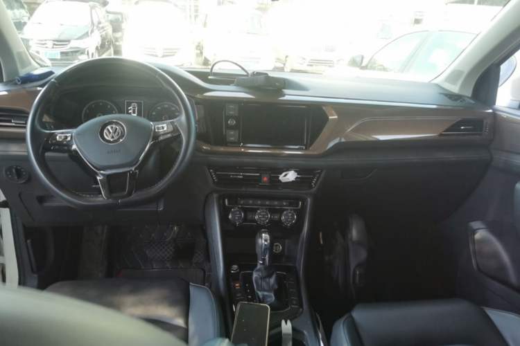 Used Volkswagen Tharu 2019 330TSI Four-Wheel Drive Luxury Edition China VI Standard Center Console