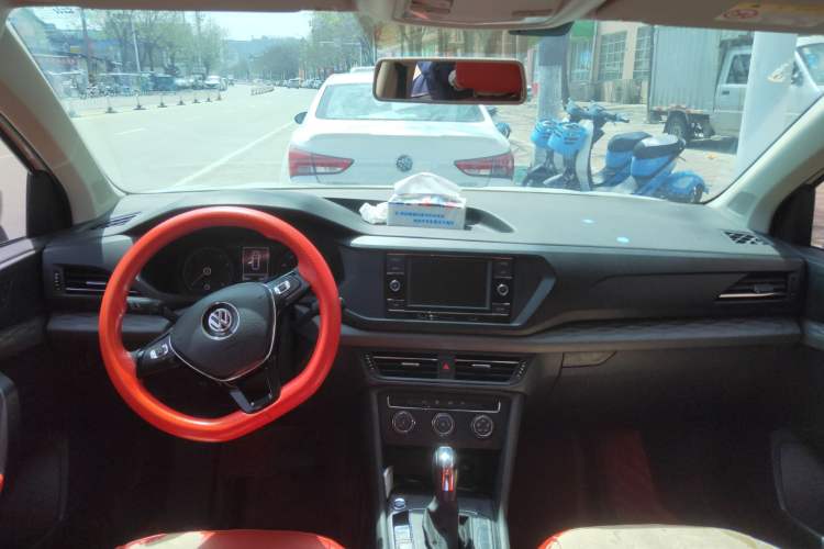 Used Volkswagen Tharu 2019 280TSI Two-Wheel-Drive Trend Edition China V Standard Center Console