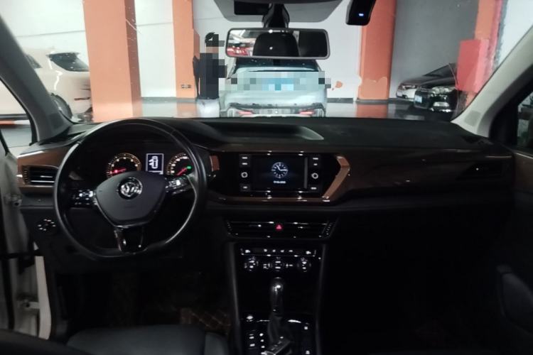 Used Volkswagen Tharu 2019 280TSI Two-Wheel Drive Comfort Edition China VI Standard Center Console