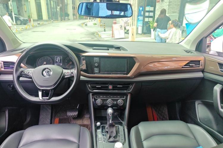 Used Volkswagen Tharu 2019 280TSI Two-Wheel Drive Luxury Edition China V Standard Center Console