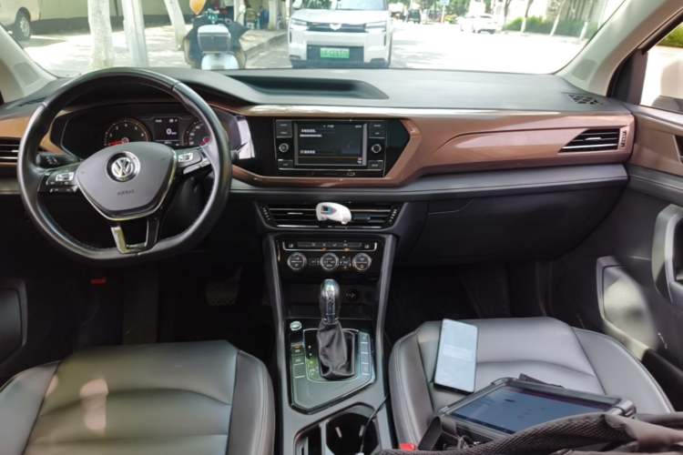 Used Volkswagen Tharu 2019 280TSI Two-Wheel Drive Comfort Edition China V Standard Center Console