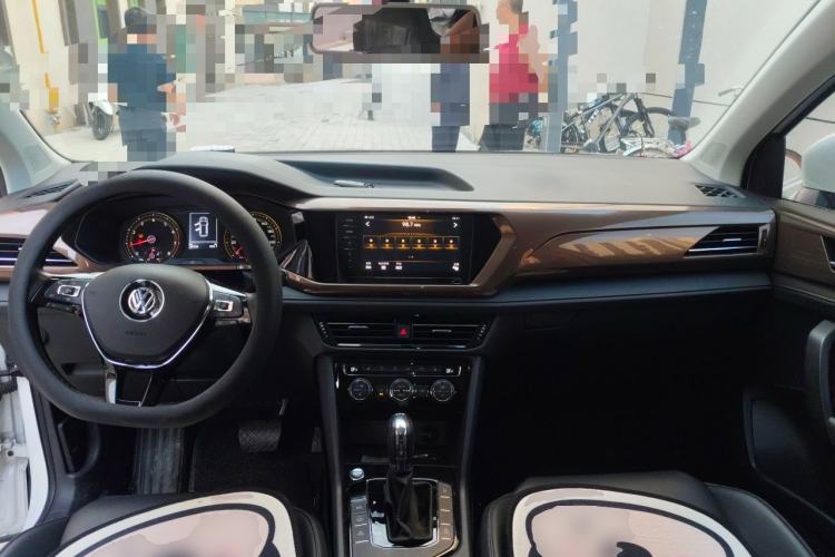 Used Volkswagen Tharu 2019 280TSI Two-Wheel Drive Luxury Version China VI Standard Center Console