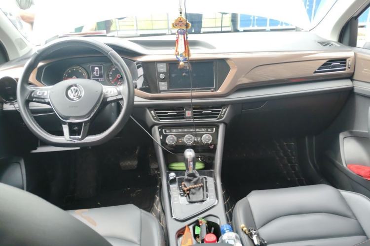 Used Volkswagen Tharu 2019 330TSI Four-Wheel Drive Luxury Edition China VI Standard Center Console