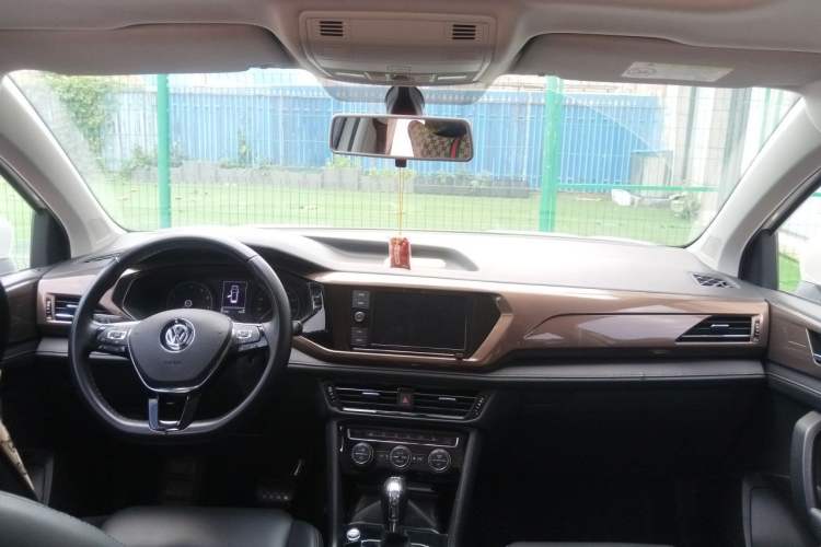 Used Volkswagen Tharu 2019 280TSI Two-Wheel Drive Luxury Edition China V Standard Center Console