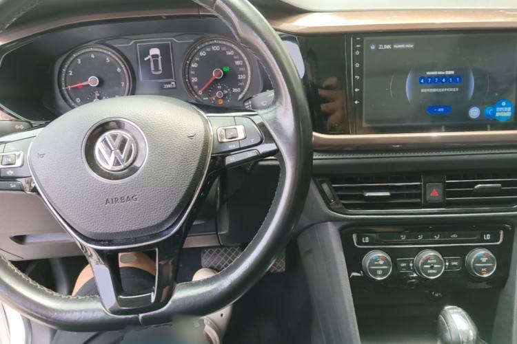 Used Volkswagen Tharu 2019 280TSI Two-Wheel Drive Comfort Edition China V Standard Center Console
