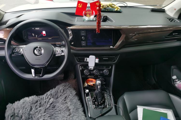 Used Volkswagen Tharu 2019 280TSI Two-Wheel Drive Flagship Edition China V Standard Center Console