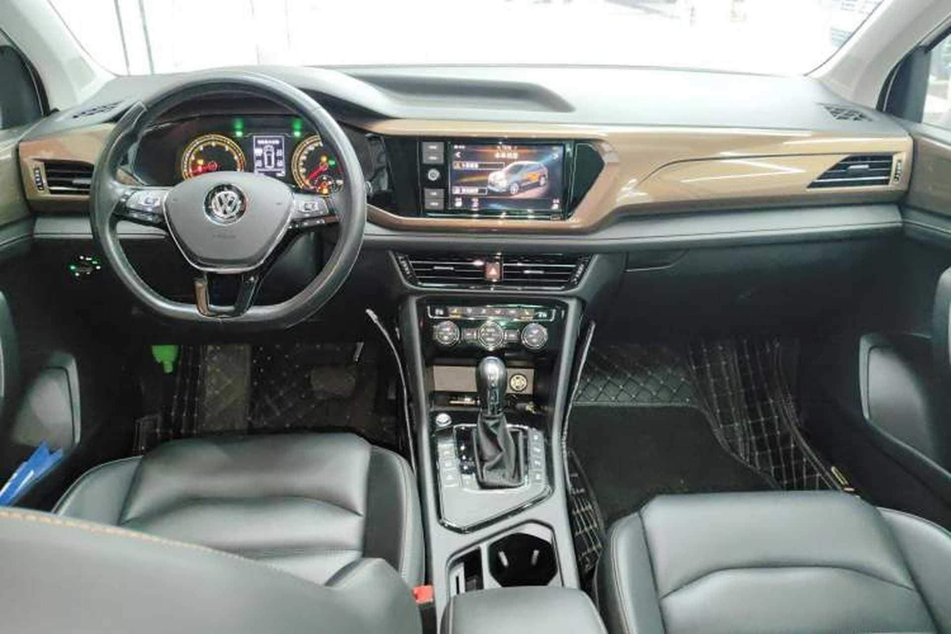 Used Volkswagen Tharu 2019 330TSI Four-Wheel Drive Luxury Edition China VI Standard Center Console