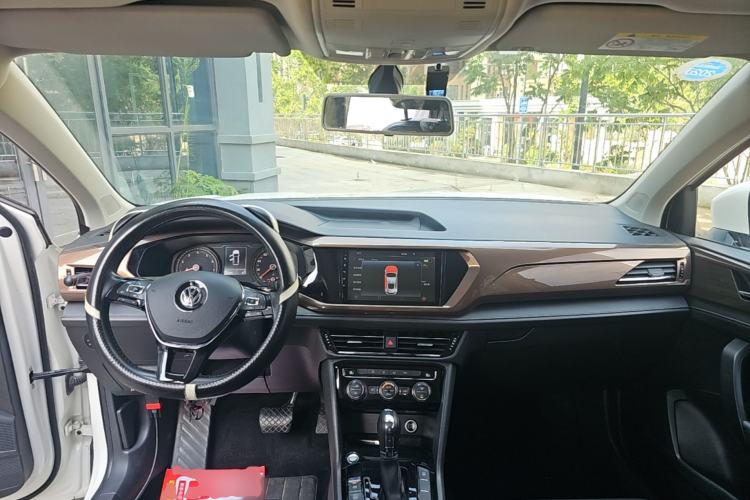 Used Volkswagen Tharu 2019 280TSI Two-Wheel Drive Comfort Edition China VI Standard Center Console