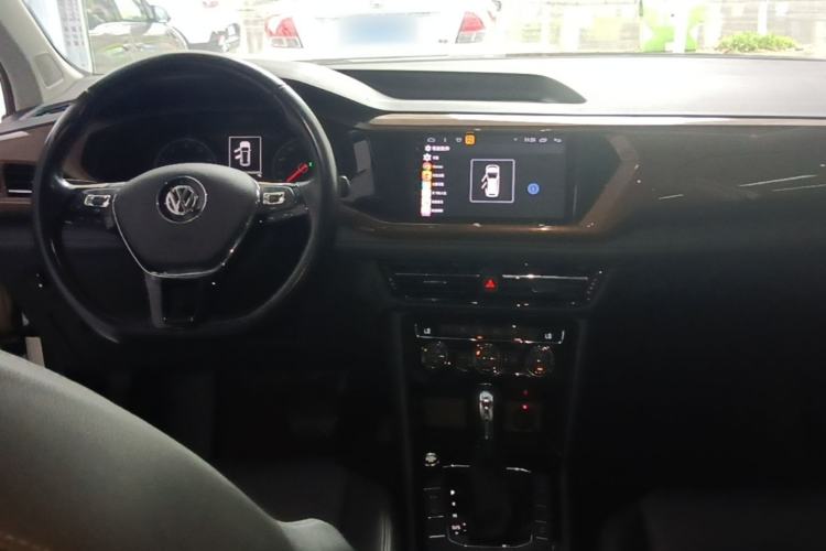 Used Volkswagen Tharu 2019 280TSI Two-Wheel Drive Comfort Edition China VI Standard Center Console