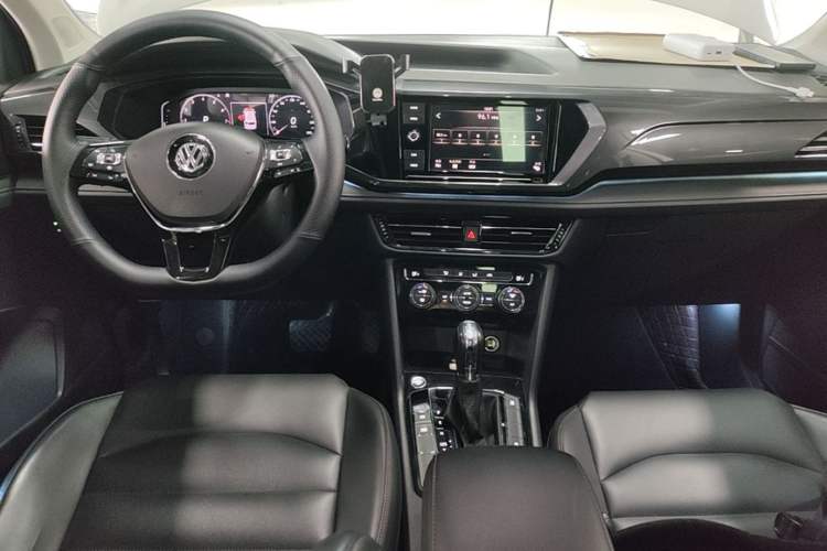 Used Volkswagen Tharu 2019 280TSI Two-Wheel Drive Comfort Edition China VI Standard Center Console