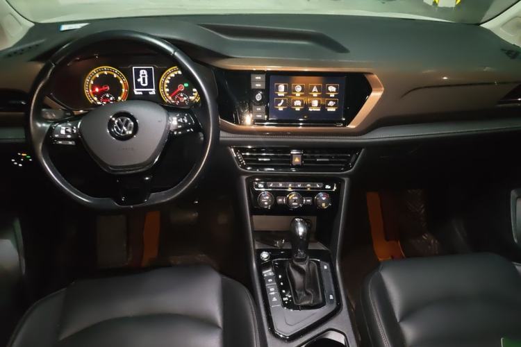 Used Volkswagen Tharu 2019 280TSI Two-Wheel Drive Luxury Edition China V Standard Center Console