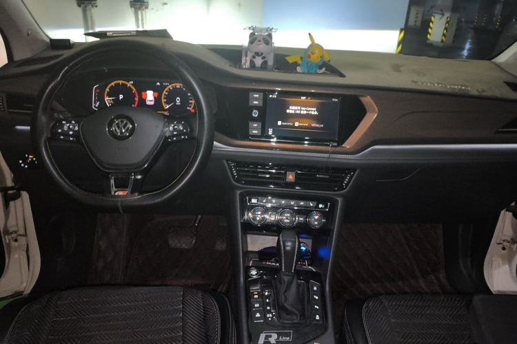 Used Volkswagen Tharu 2019 280TSI Two-Wheel Drive Flagship Version China VI Standard Center Console