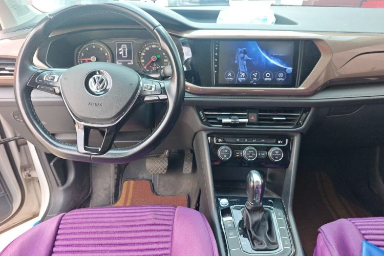 Used Volkswagen Tharu 2019 280TSI Two-Wheel Drive Comfort Edition China VI Standard Center Console