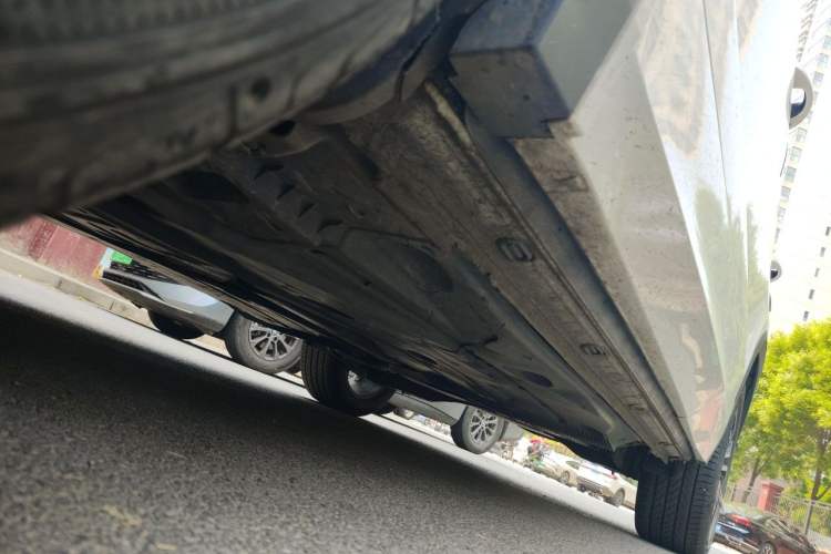 Used Volkswagen Tharu 2019 280TSI Two-Wheel Drive R-Line China VI Standard Chassis Front Left