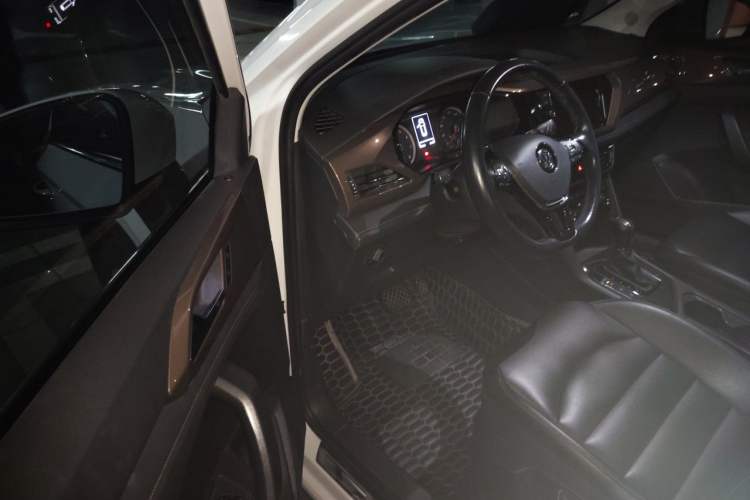 Used Volkswagen Tharu 2019 280TSI Two-Wheel Drive Luxury Version China VI Standard Driver Seat