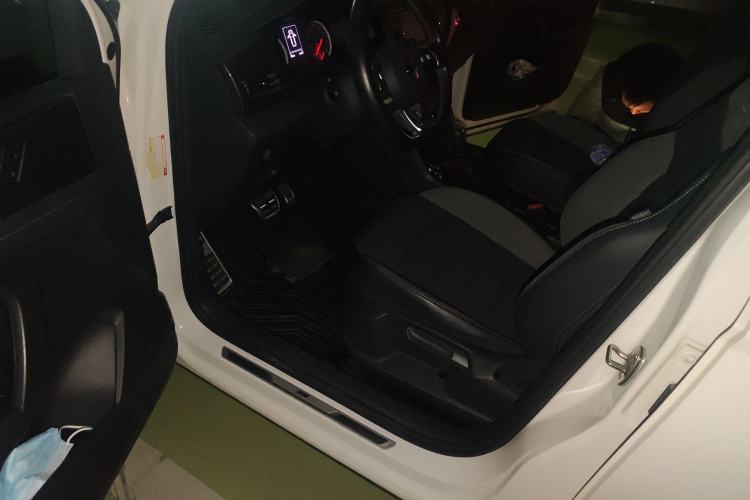 Used Volkswagen Tharu 2019 280TSI Two-Wheel Drive R-Line China V Standard Driver Seat