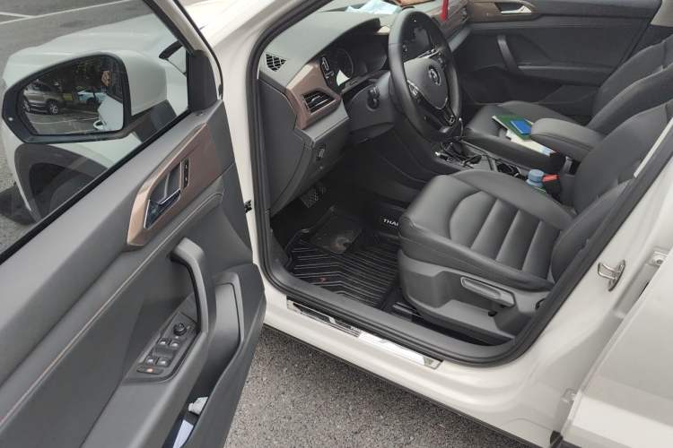 Used Volkswagen Tharu 2019 280TSI Two-Wheel Drive Luxury Version China VI Standard Driver Seat