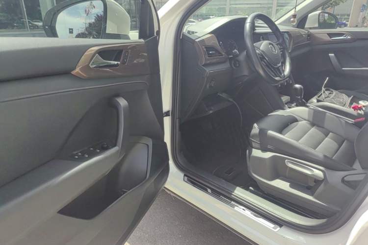Used Volkswagen Tharu 2019 330TSI Four-Wheel Drive Luxury Edition China VI Standard Driver Seat