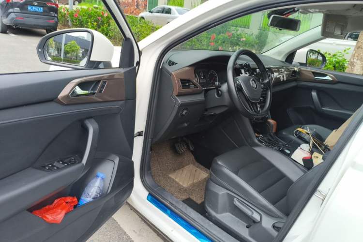 Used Volkswagen Tharu 2019 280TSI Two-Wheel Drive Luxury Edition China V Standard Driver Seat
