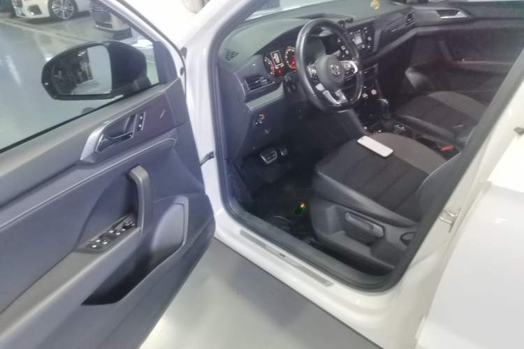 Used Volkswagen Tharu 2019 280TSI Two-Wheel Drive R-Line China VI Standard Driver Seat