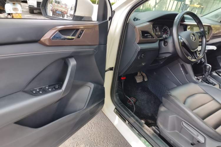 Used Volkswagen Tharu 2019 280TSI Two-Wheel Drive Comfort Edition China V Standard Driver Seat