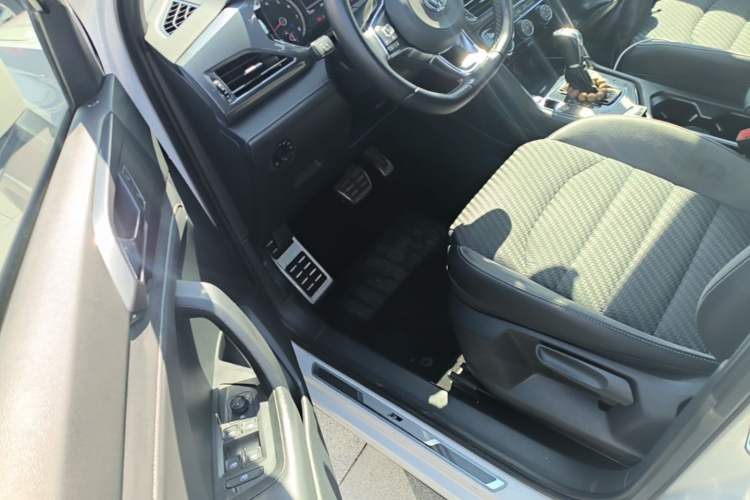 Used Volkswagen Tharu 2019 280TSI Two-Wheel Drive R-Line China V Standard Driver Seat