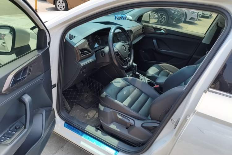 Used Volkswagen Tharu 2019 280TSI Two-Wheel Drive Luxury Version China VI Standard Driver Seat