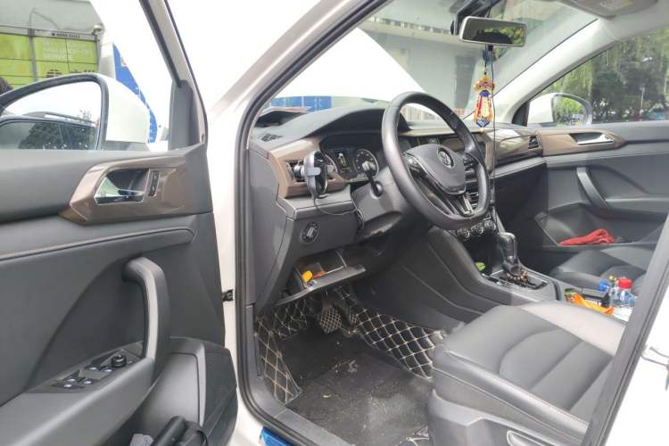Used Volkswagen Tharu 2019 330TSI Four-Wheel Drive Luxury Edition China VI Standard Driver Seat