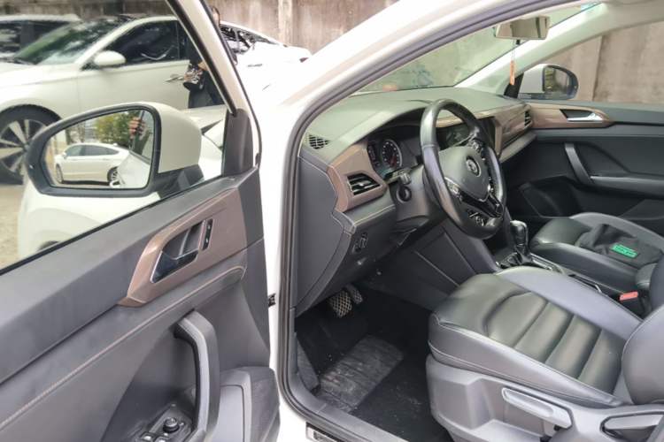 Used Volkswagen Tharu 2019 280TSI Two-Wheel Drive Comfort Edition China V Standard Driver Seat