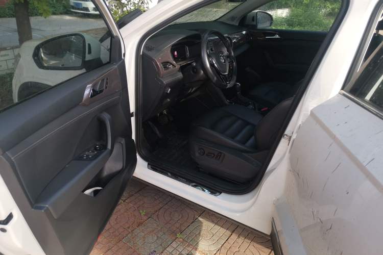 Used Volkswagen Tharu 2019 330TSI Four-Wheel Drive Flagship Model China VI Standard Driver Seat
