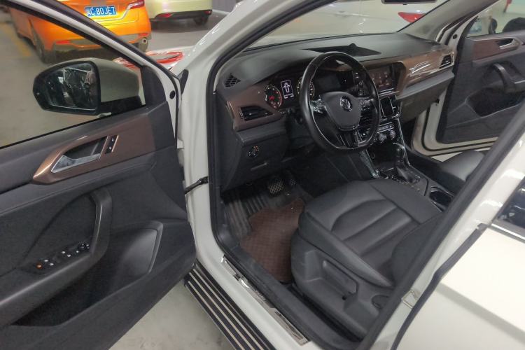 Used Volkswagen Tharu 2019 280TSI Two-Wheel Drive Luxury Edition China V Standard Driver Seat