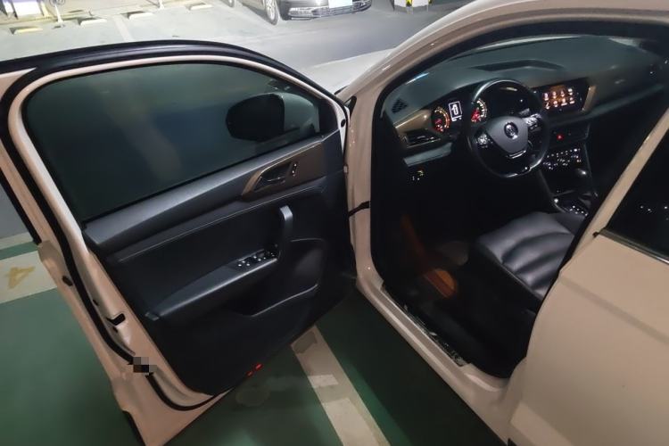 Used Volkswagen Tharu 2019 280TSI Two-Wheel Drive Luxury Edition China V Standard Driver Seat