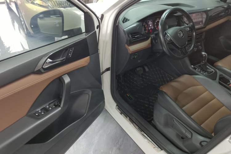 Used Volkswagen Tharu 2019 280TSI Two-Wheel Drive Luxury Version China VI Standard Driver Seat