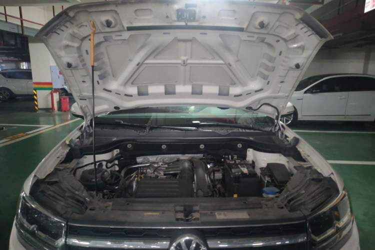 Used Volkswagen Tharu 2019 280TSI Two-Wheel Drive Luxury Version China VI Standard Engine Bay