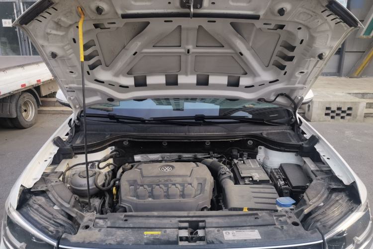 Used Volkswagen Tharu 2019 330TSI Four-Wheel Drive Luxury Edition China VI Standard Engine Bay