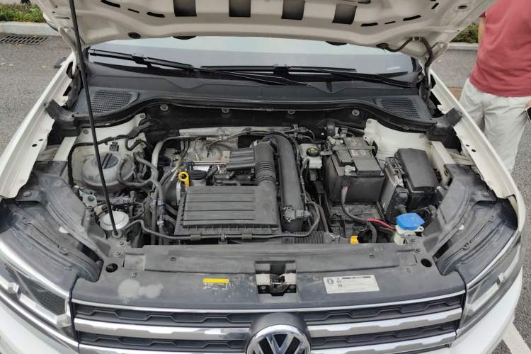 Used Volkswagen Tharu 2019 280TSI Two-Wheel Drive Luxury Version China VI Standard Engine Bay