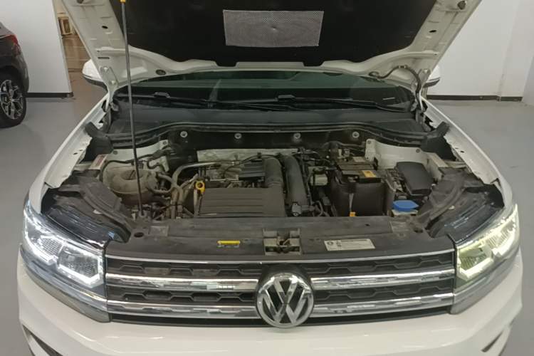 Used Volkswagen Tharu 2019 280TSI Two-Wheel Drive Flagship Version China VI Standard Engine Bay