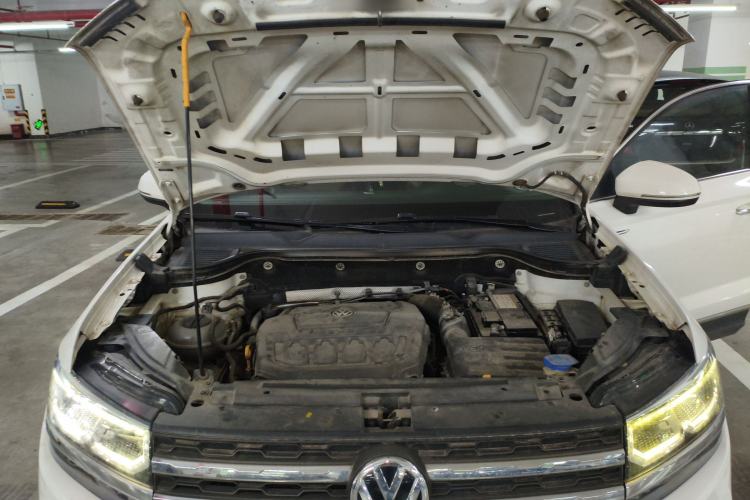Used Volkswagen Tharu 2019 330TSI Four-Wheel Drive Luxury Edition China VI Standard Engine Bay