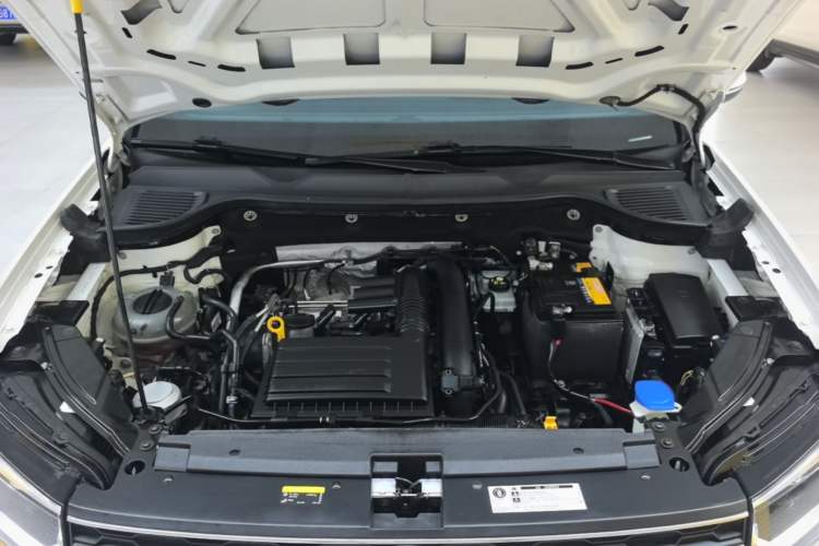 Used Volkswagen Tharu 2019 280TSI Two-Wheel Drive Luxury Version China VI Standard Engine Bay