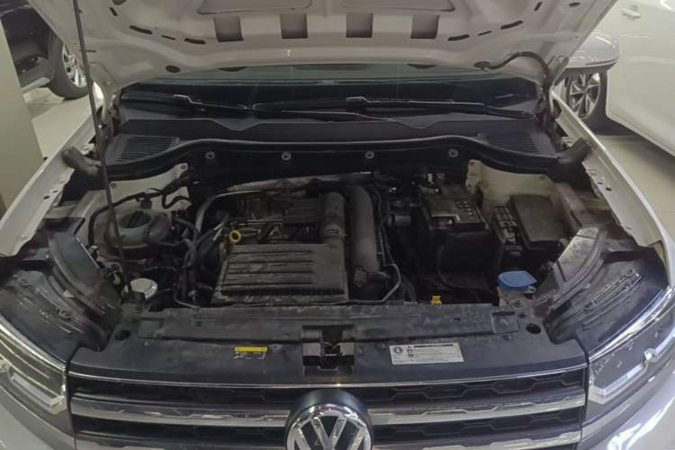 Used Volkswagen Tharu 2019 280TSI Two-Wheel Drive Luxury Version China VI Standard Engine Bay