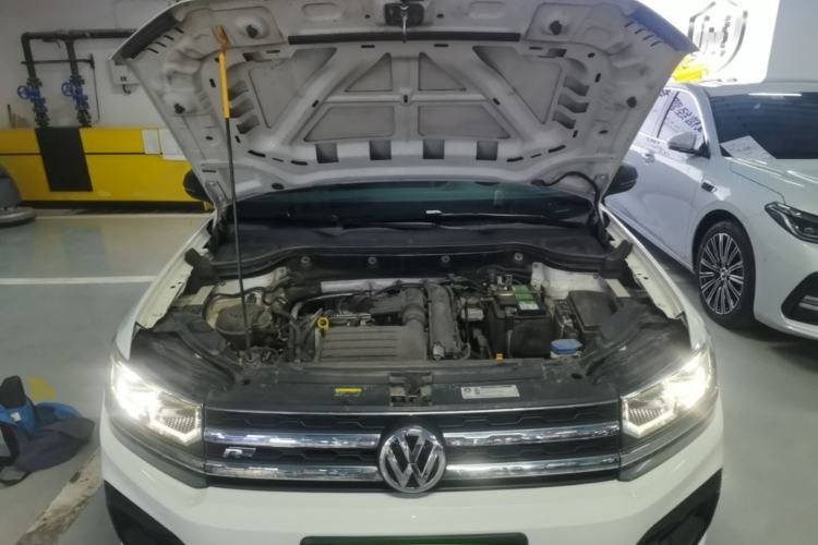 Used Volkswagen Tharu 2019 280TSI Two-Wheel Drive R-Line China VI Standard Engine Bay