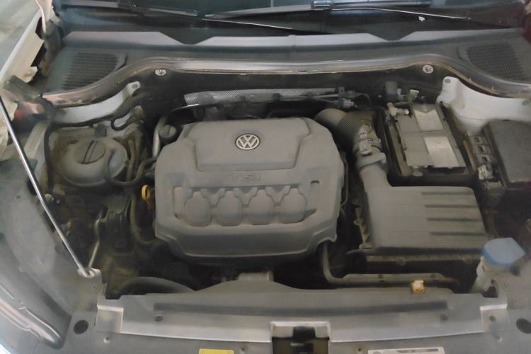 Used Volkswagen Tharu 2019 330TSI Four-Wheel Drive Luxury Edition China VI Standard Engine Bay