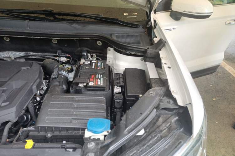 Used Volkswagen Tharu 2019 330TSI Four-Wheel Drive Flagship Model China VI Standard Engine Bay Left