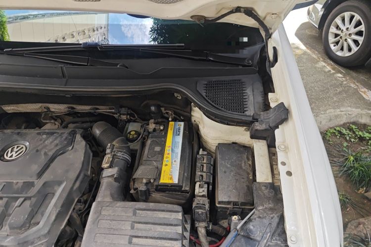 Used Volkswagen Tharu 2019 330TSI Four-Wheel Drive Flagship Model China VI Standard Engine Bay Left