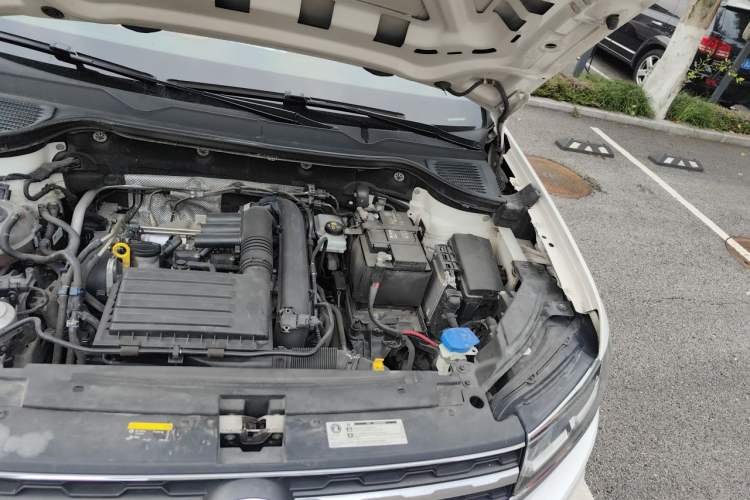 Used Volkswagen Tharu 2019 280TSI Two-Wheel Drive Luxury Version China VI Standard Engine Bay Left