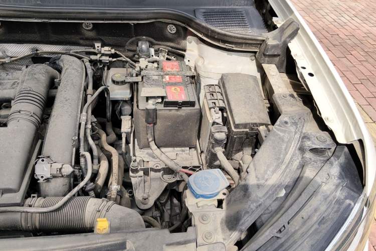 Used Volkswagen Tharu 2019 280TSI Two-Wheel Drive Luxury Version China VI Standard Engine Bay Left