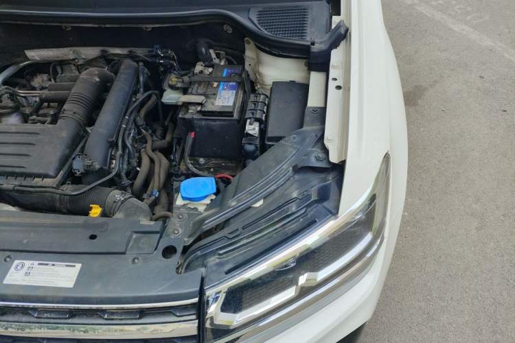 Used Volkswagen Tharu 2019 280TSI Two-Wheel Drive R-Line China VI Standard Engine Bay Left