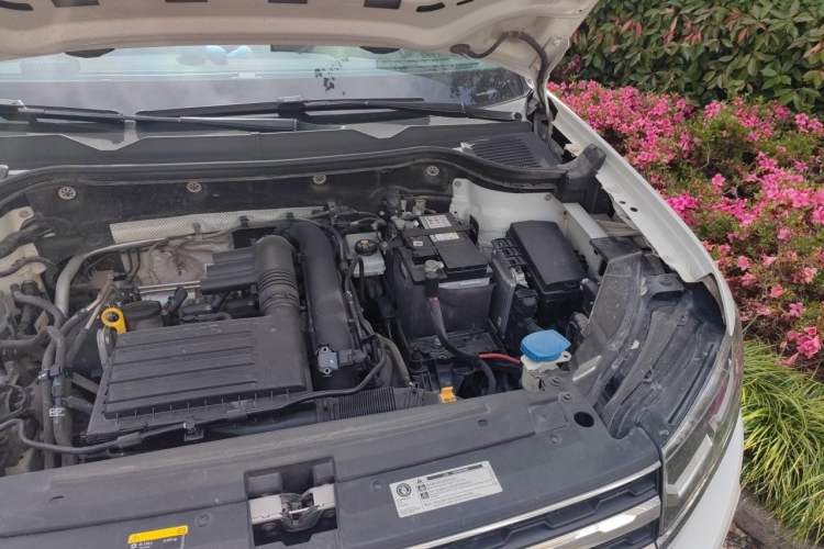 Used Volkswagen Tharu 2019 280TSI Two-Wheel Drive Luxury Version China VI Standard Engine Bay Left